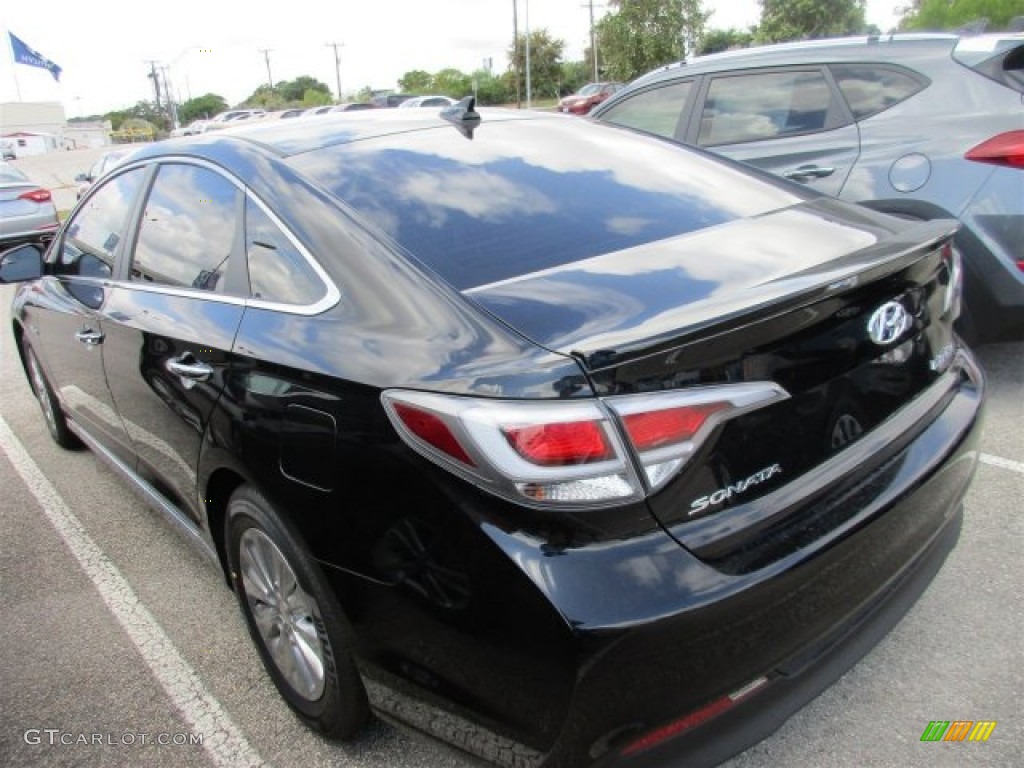 2016 Sonata Hybrid SE - Eclipse Black / Beige photo #4