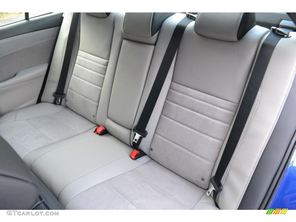 2016 Toyota Camry XSE Rear Seat Photo #107193095