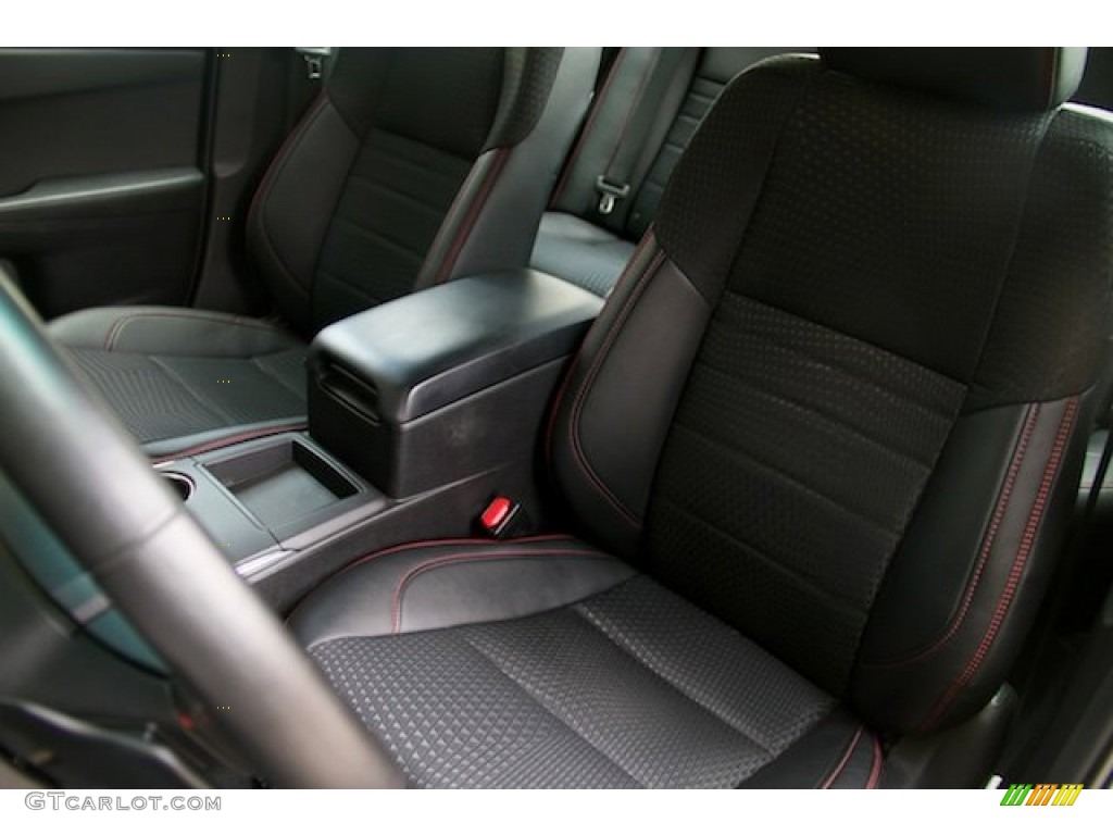 Black Interior 2015 Toyota Camry SE Photo #107199254