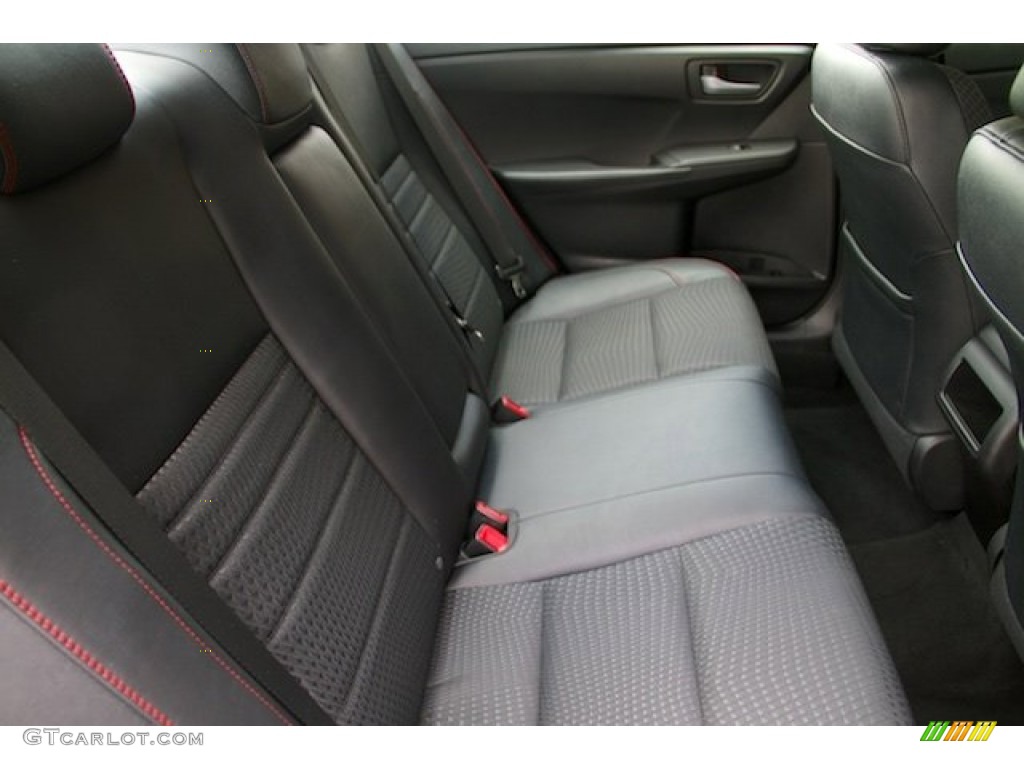 Black Interior 2015 Toyota Camry SE Photo #107199260