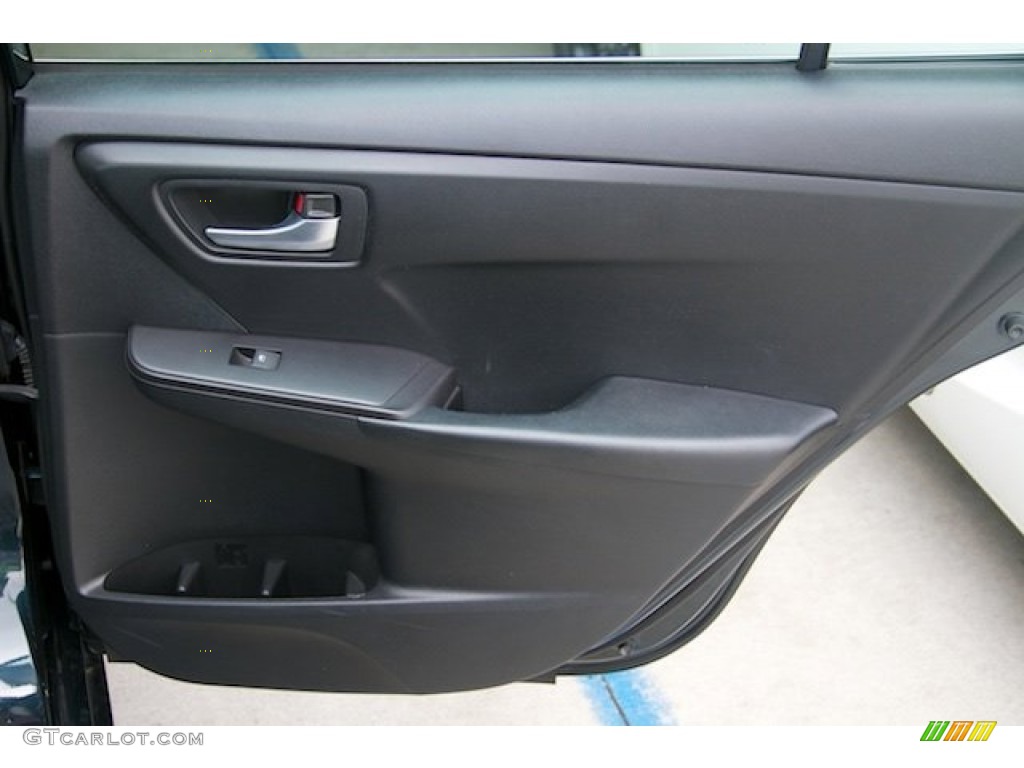 2015 Toyota Camry SE Black Door Panel Photo #107199287