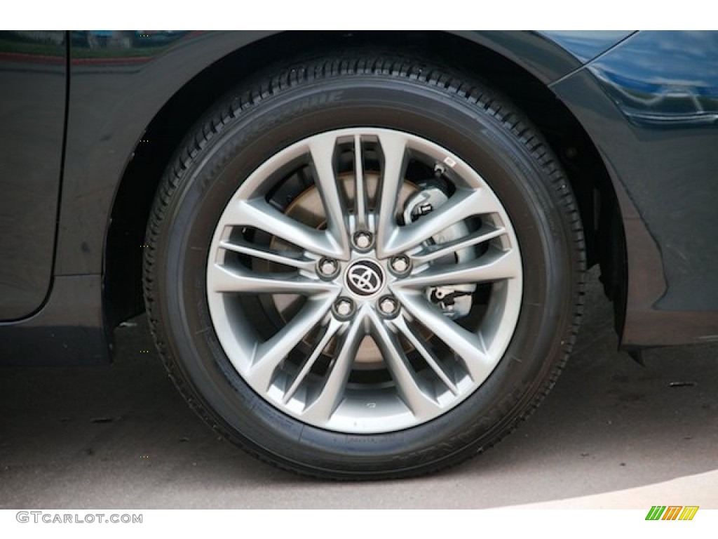 2015 Toyota Camry SE Wheel Photo #107199302