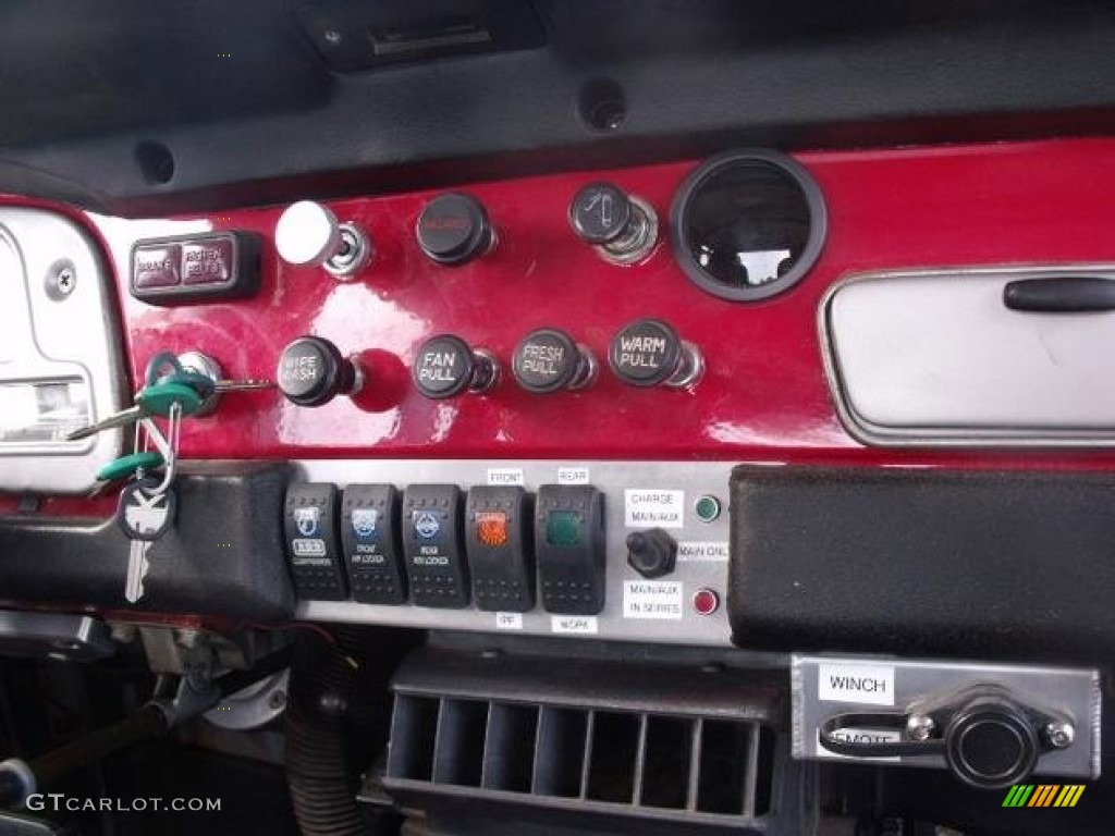 1978 Toyota Land Cruiser FJ40 Controls Photo #107203199