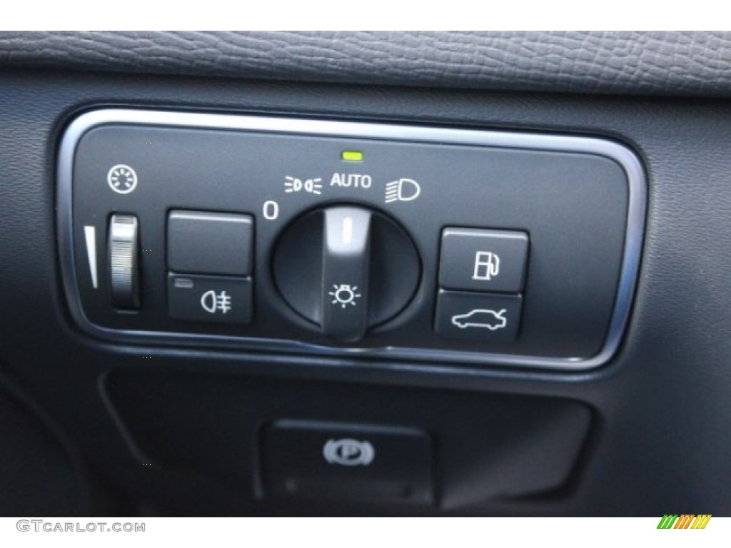 2016 Volvo XC60 T5 Drive-E Controls Photo #107208998