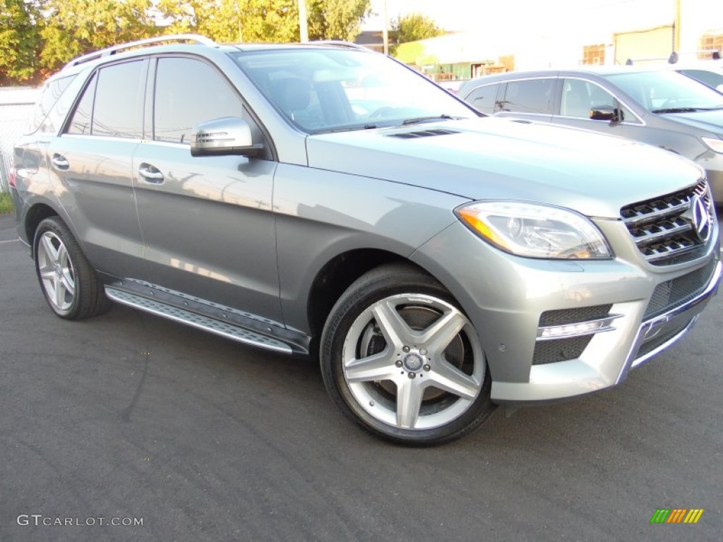 2013 Mercedes-Benz ML 550 4Matic Exterior Photos