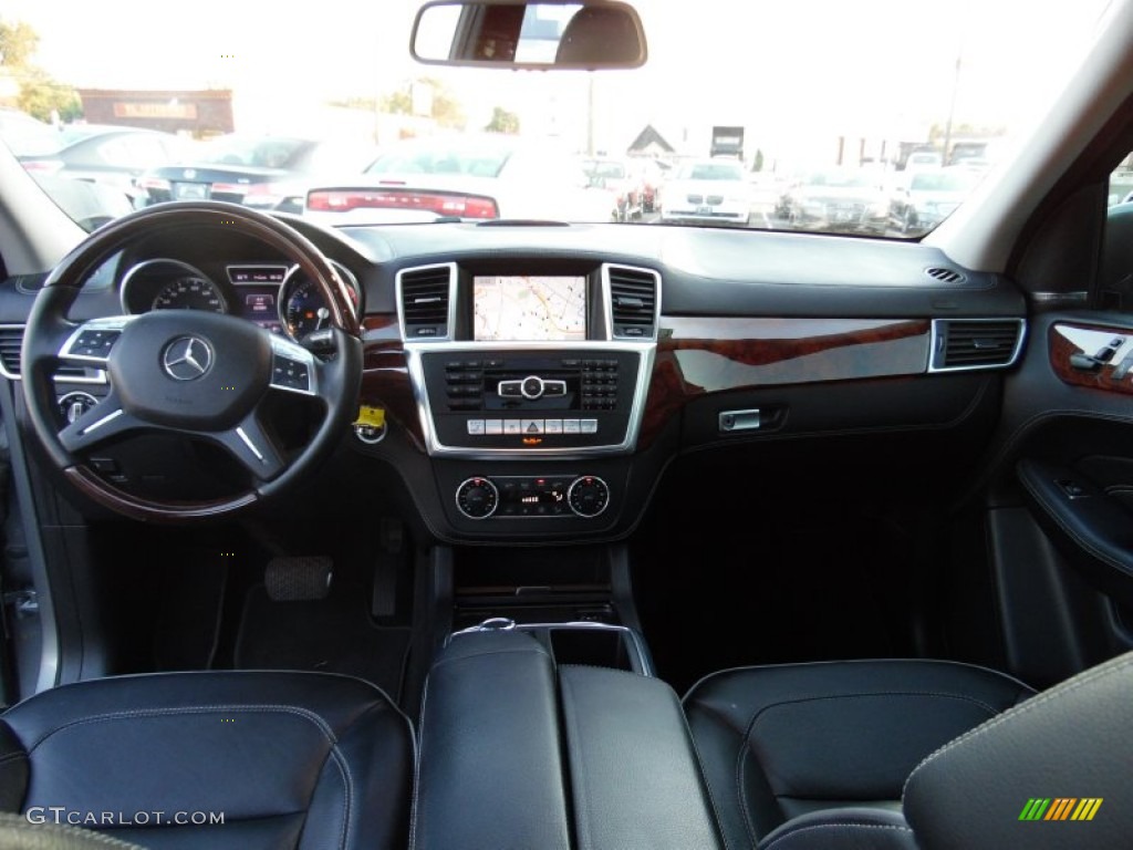 2013 Mercedes-Benz ML 550 4Matic Black Dashboard Photo #107214005