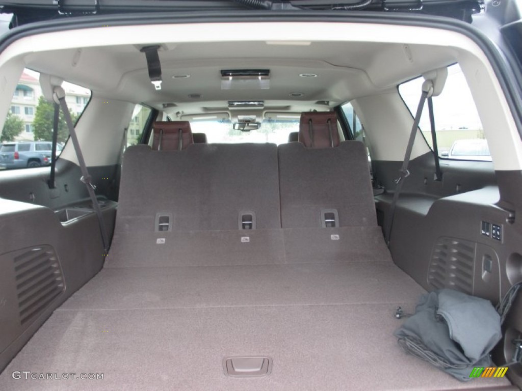 2016 Chevrolet Suburban LTZ 4WD Trunk Photos