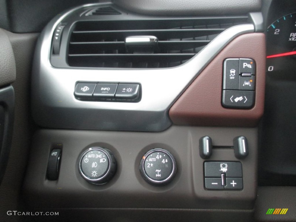 2016 Chevrolet Suburban LTZ 4WD Controls Photo #107219153