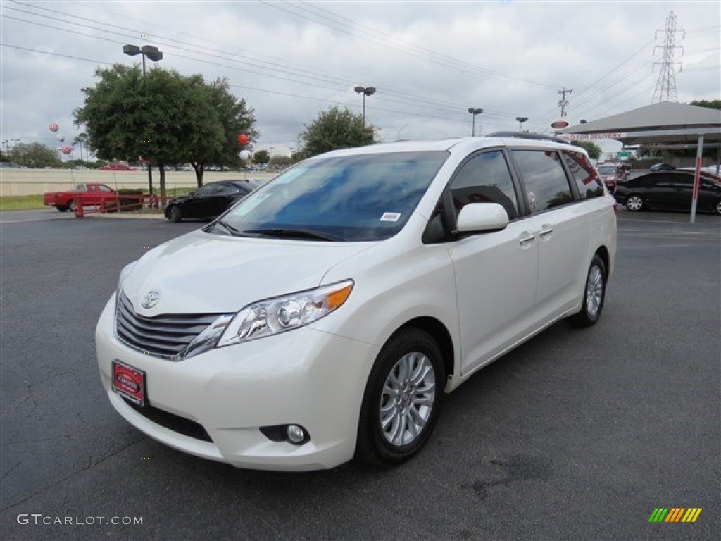 2015 Sienna XLE - Blizzard White Pearl / Bisque photo #4