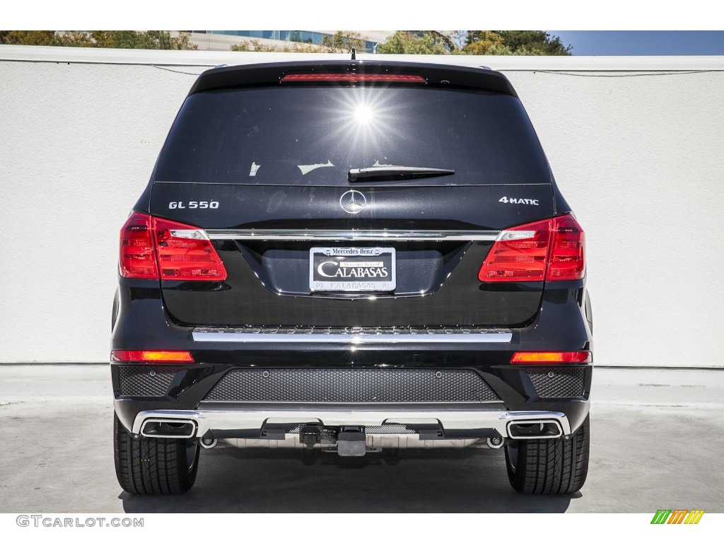 2016 GL 550 4Matic - Black / Black photo #3