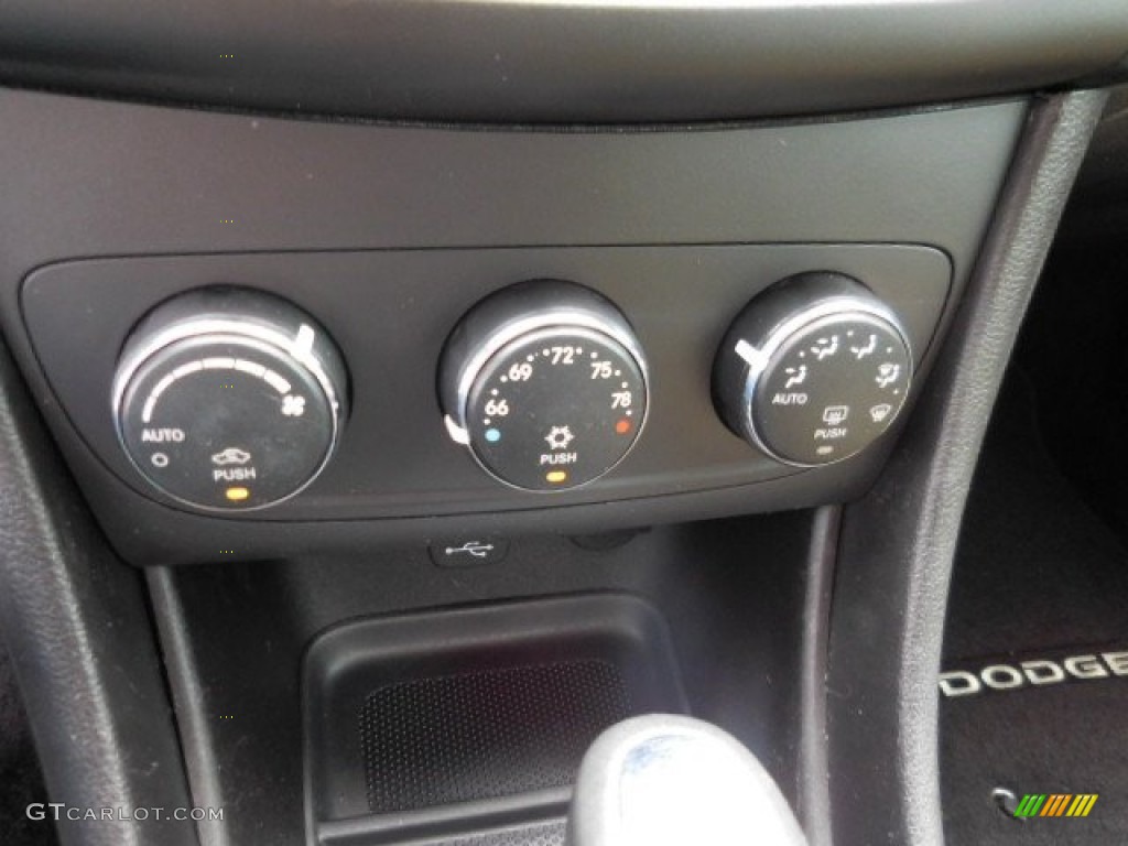 2013 Avenger SXT - Redline 2-Coat Pearl / Black/Light Frost Beige photo #20