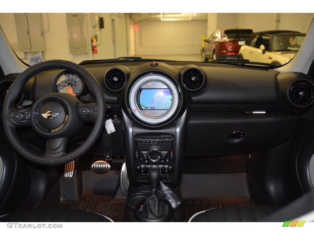 2016 Mini Countryman Cooper S All4 Dashboard Photos