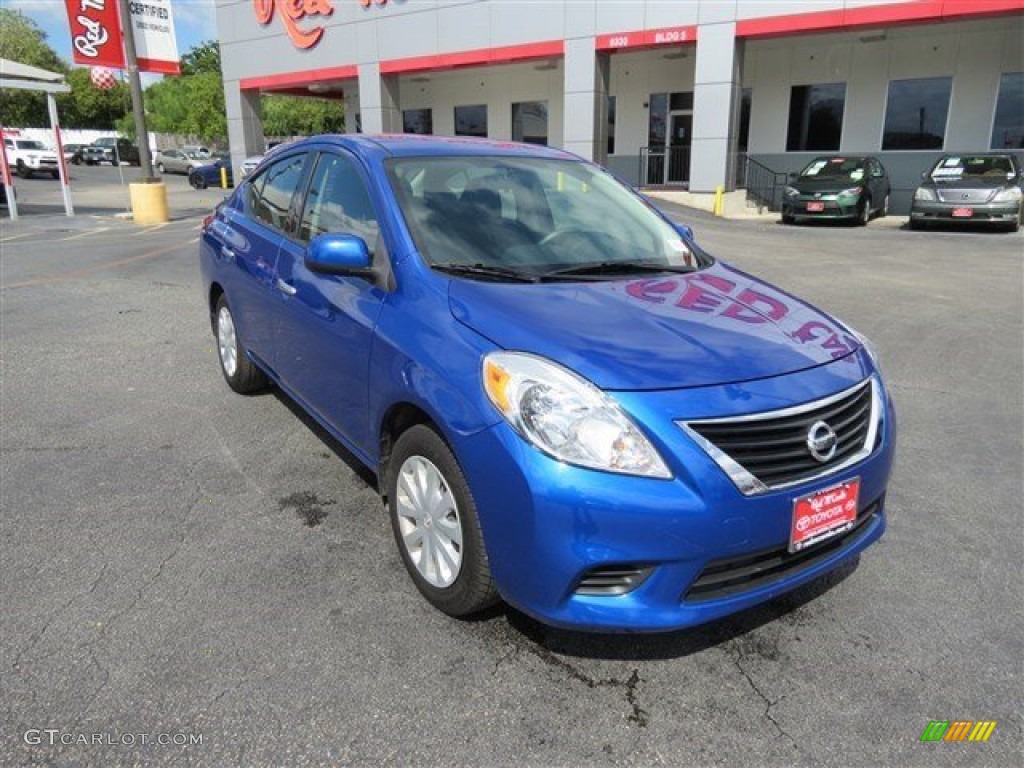 2014 Versa 1.6 S Sedan - Metallic Blue / Charcoal photo #2