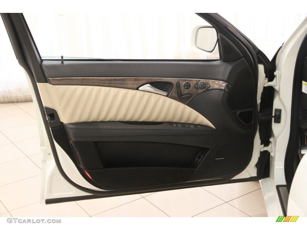 2009 Mercedes-Benz E 550 Sedan Black/Sahara Beige Door Panel Photo #107229254