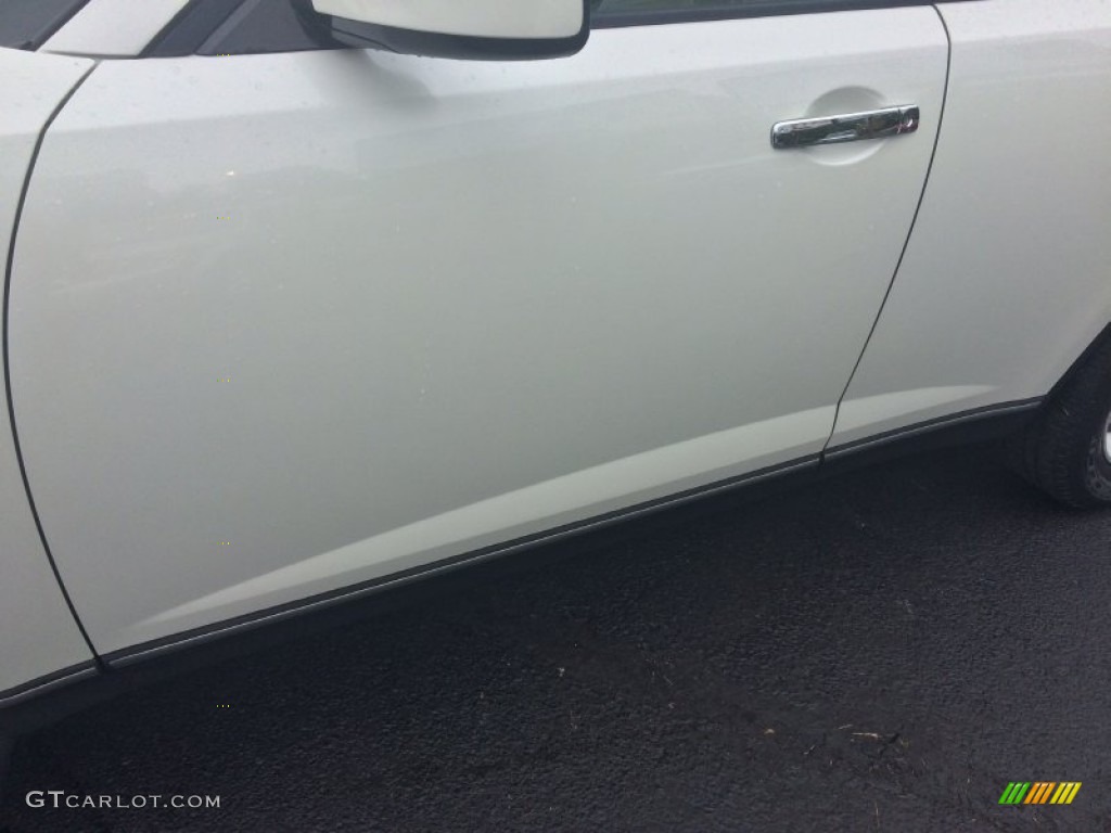 2005 FX 35 AWD - Ivory Pearl White / Willow photo #19