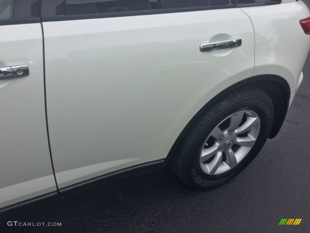 2005 FX 35 AWD - Ivory Pearl White / Willow photo #20