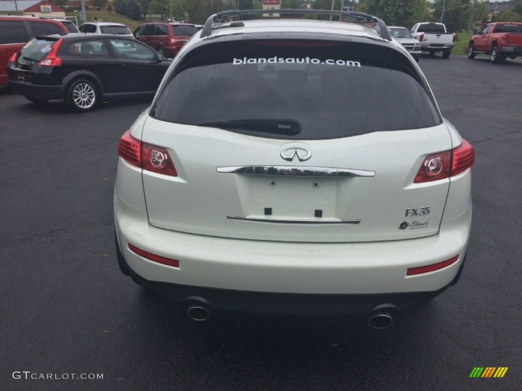2005 FX 35 AWD - Ivory Pearl White / Willow photo #32