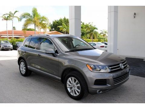 2013 Volkswagen Touareg VR6 FSI Sport 4XMotion Data, Info and Specs