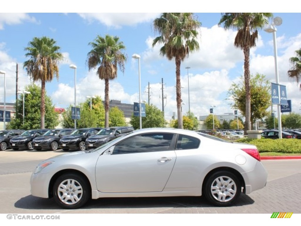 2009 Altima 2.5 S Coupe - Radiant Silver Metallic / Frost photo #3