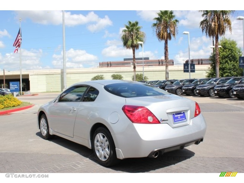 2009 Altima 2.5 S Coupe - Radiant Silver Metallic / Frost photo #5