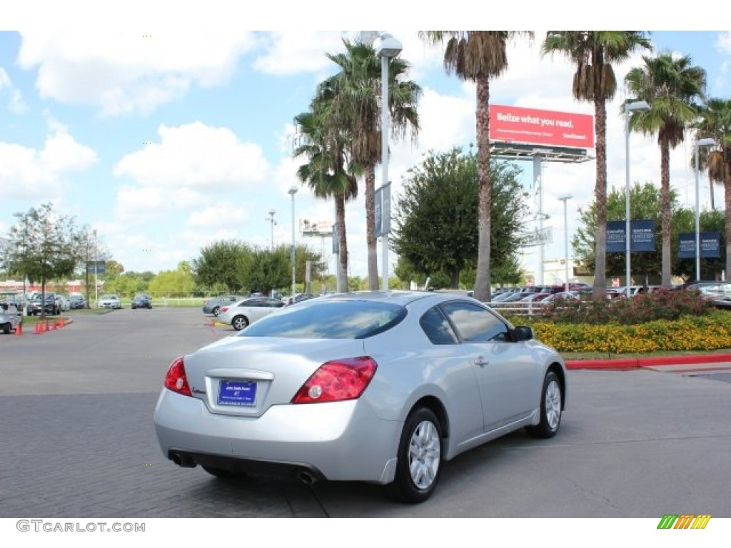 2009 Altima 2.5 S Coupe - Radiant Silver Metallic / Frost photo #7