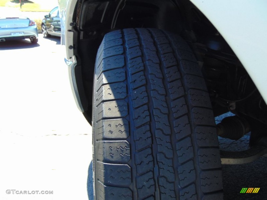 2012 Ram 1500 SLT Quad Cab 4x4 - Bright Silver Metallic / Dark Slate Gray/Medium Graystone photo #13