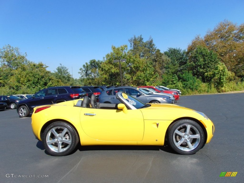 2009 Solstice GXP Roadster - Mean Yellow / Ebony photo #2