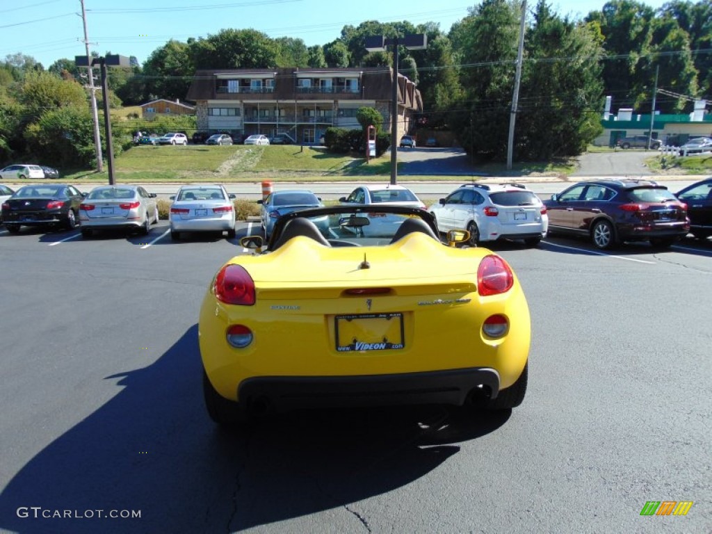 2009 Solstice GXP Roadster - Mean Yellow / Ebony photo #4