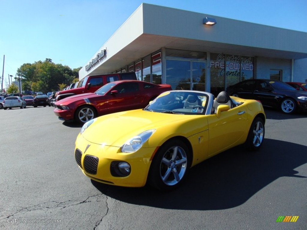 2009 Solstice GXP Roadster - Mean Yellow / Ebony photo #7