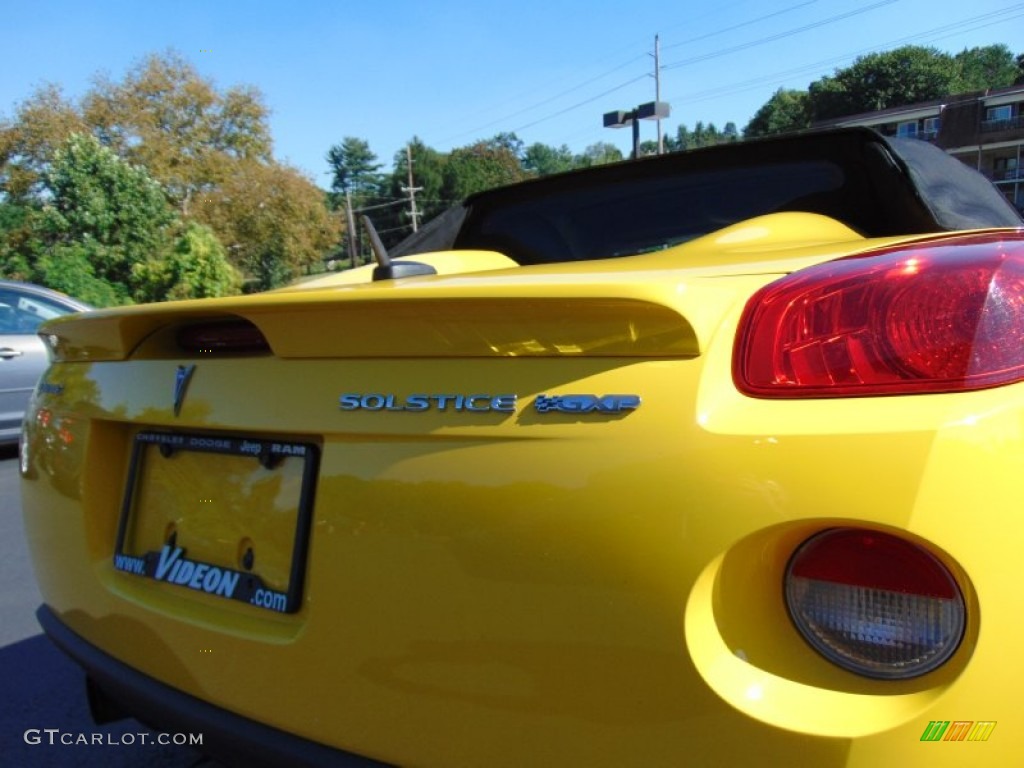 2009 Solstice GXP Roadster - Mean Yellow / Ebony photo #26