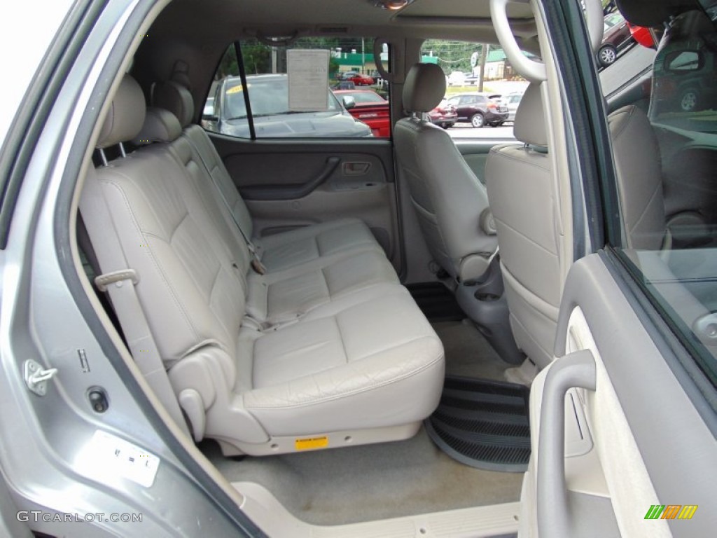 2006 Toyota Sequoia SR5 4WD Rear Seat Photo #107241545