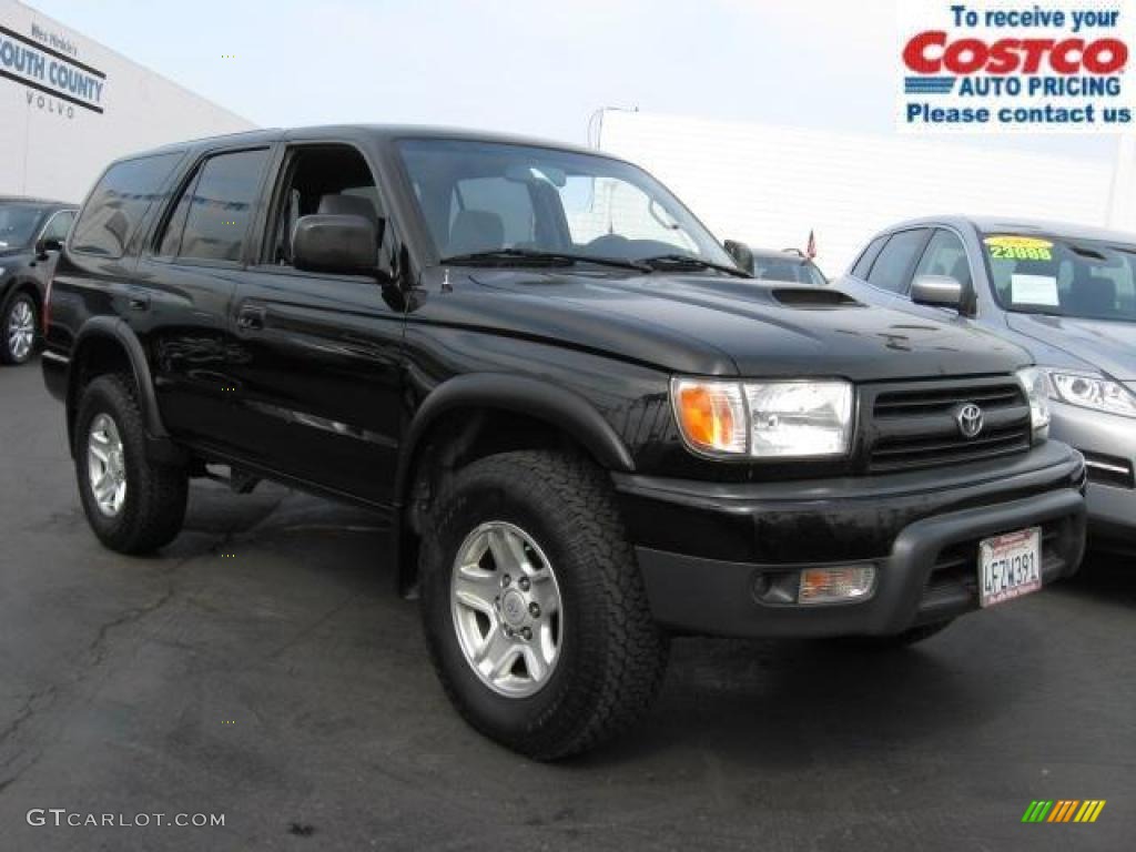 Black Toyota 4Runner