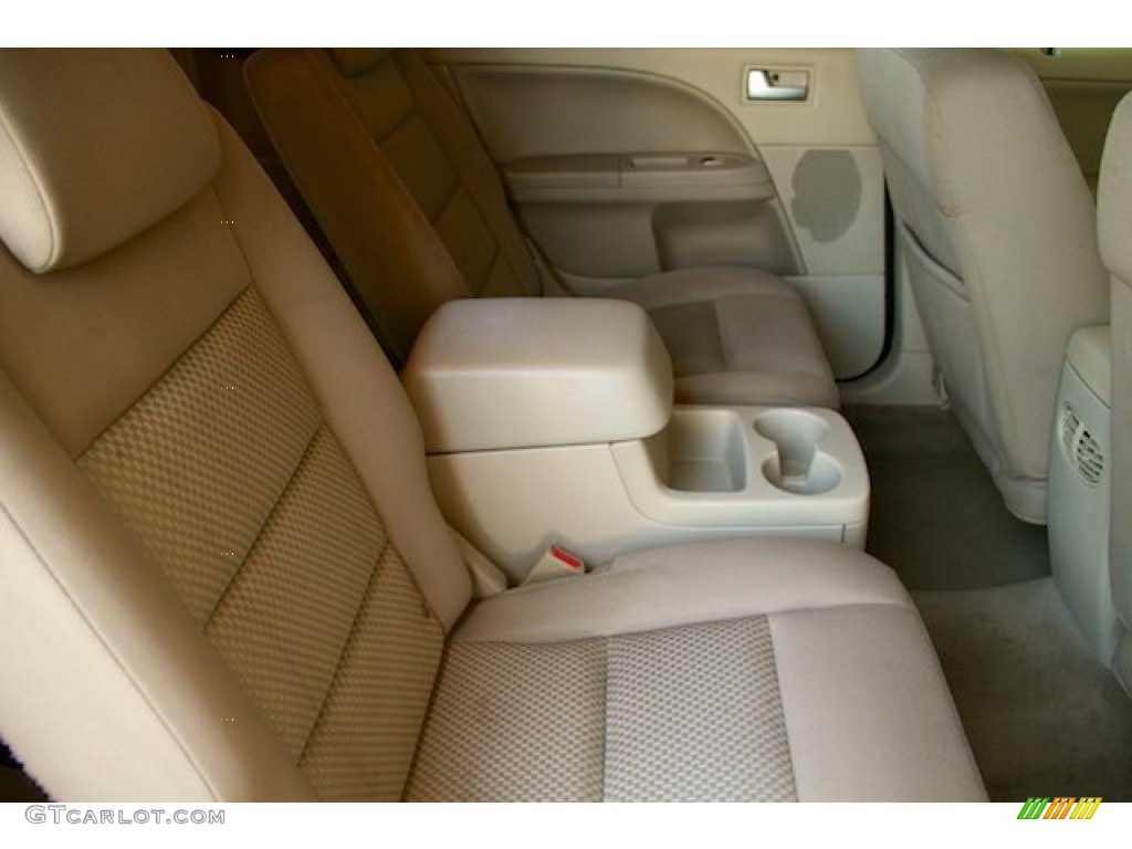 2005 Freestyle SE AWD - Oxford White / Pebble photo #16