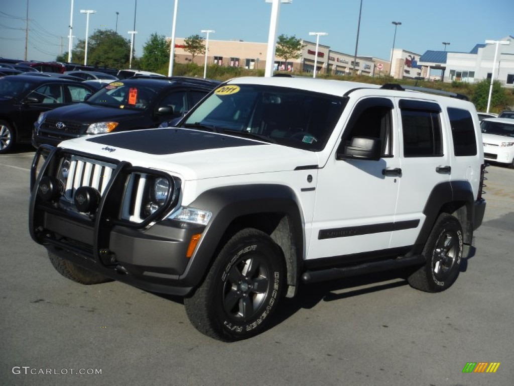 2011 Liberty Renegade 4x4 - Bright White / Dark Slate Gray photo #5