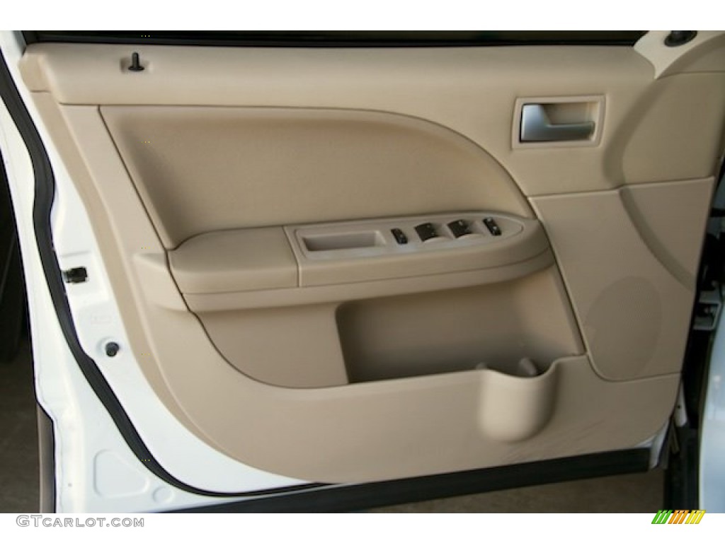 2005 Ford Freestyle SE AWD Pebble Door Panel Photo #107244056