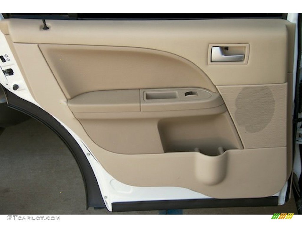 2005 Ford Freestyle SE AWD Pebble Door Panel Photo #107244071