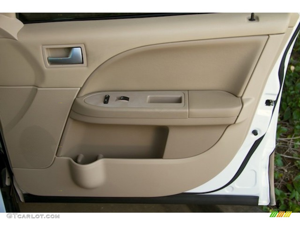 2005 Ford Freestyle SE AWD Pebble Door Panel Photo #107244104