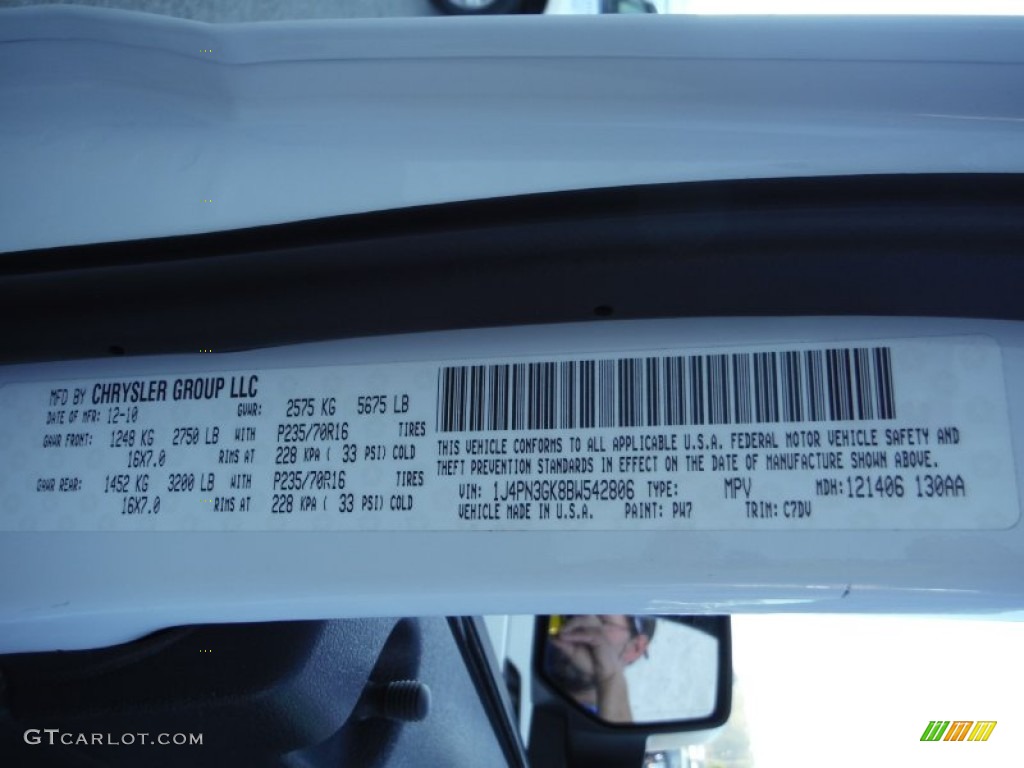 2011 Liberty Renegade 4x4 - Bright White / Dark Slate Gray photo #19