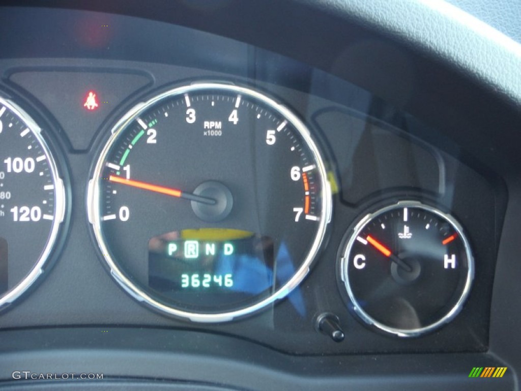 2011 Liberty Renegade 4x4 - Bright White / Dark Slate Gray photo #20
