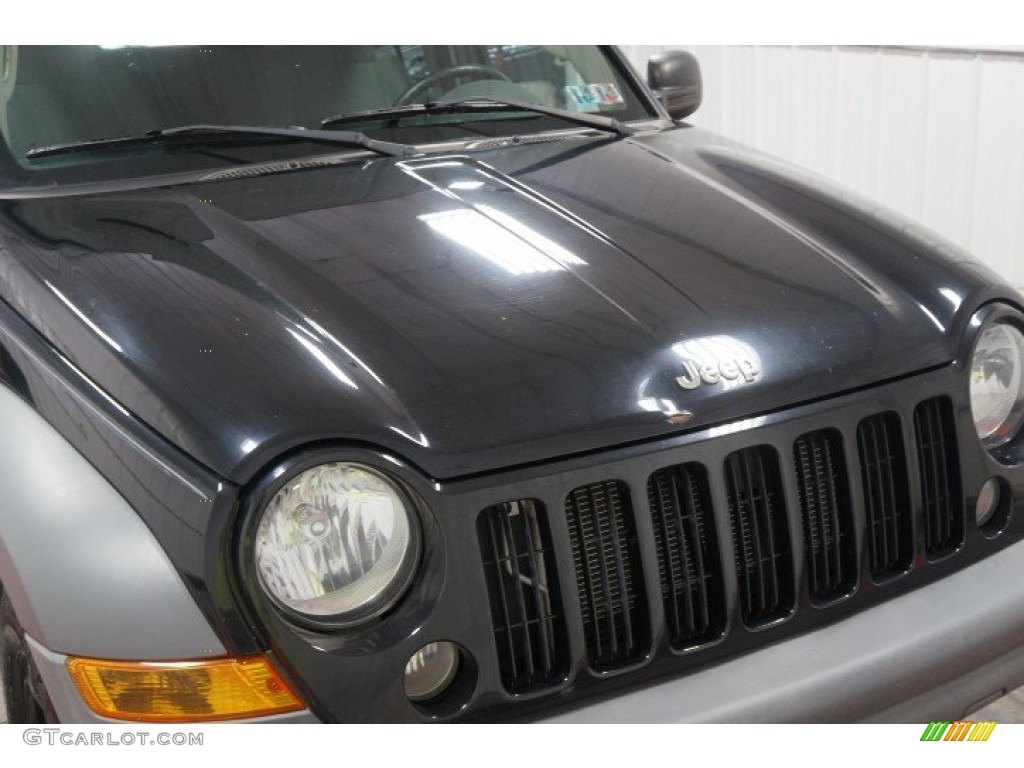 2005 Liberty Sport 4x4 - Black Clearcoat / Medium Slate Gray photo #36