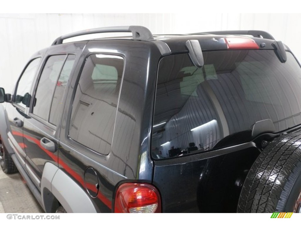 2005 Liberty Sport 4x4 - Black Clearcoat / Medium Slate Gray photo #64