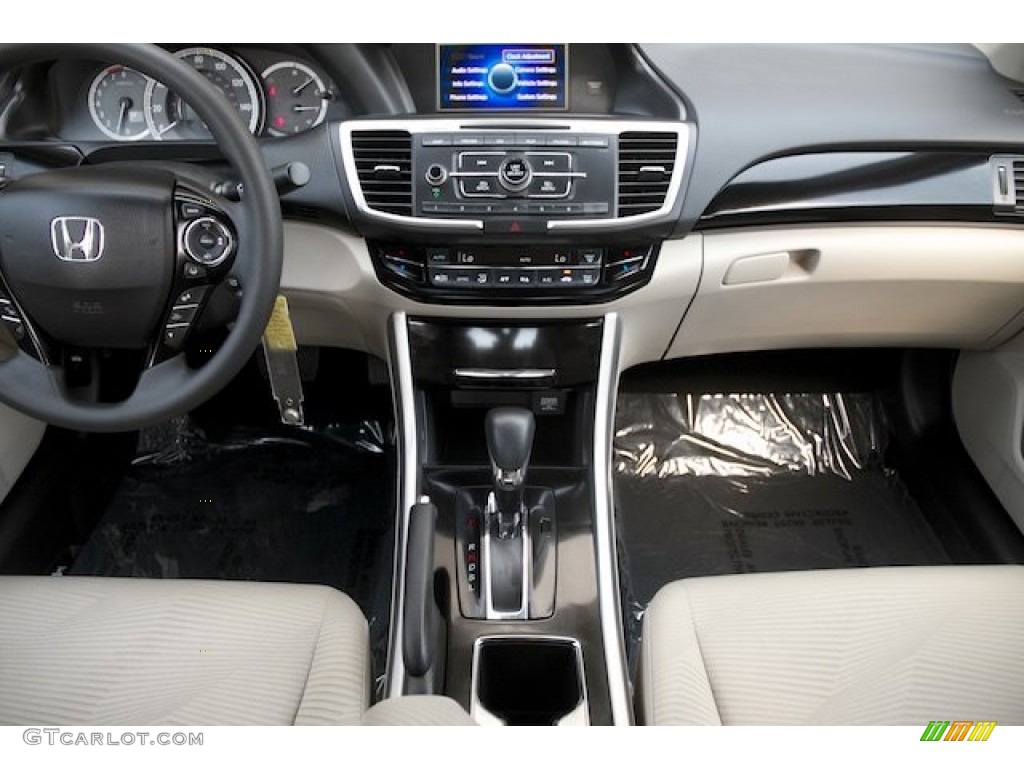 2016 Honda Accord LX Sedan Dashboard Photos
