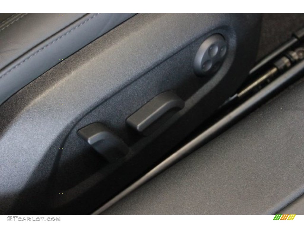 2014 TT 2.0T quattro Roadster - Ice Silver Metallic / Black photo #36