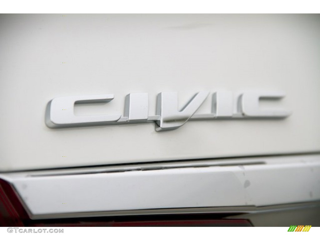 2015 Civic SE Sedan - Taffeta White / Black photo #3