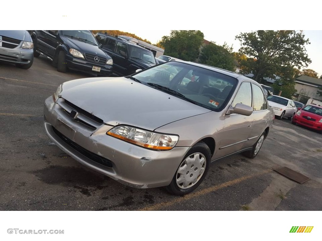 1998 Accord LX Sedan - Regent Silver Pearl / Ivory photo #1