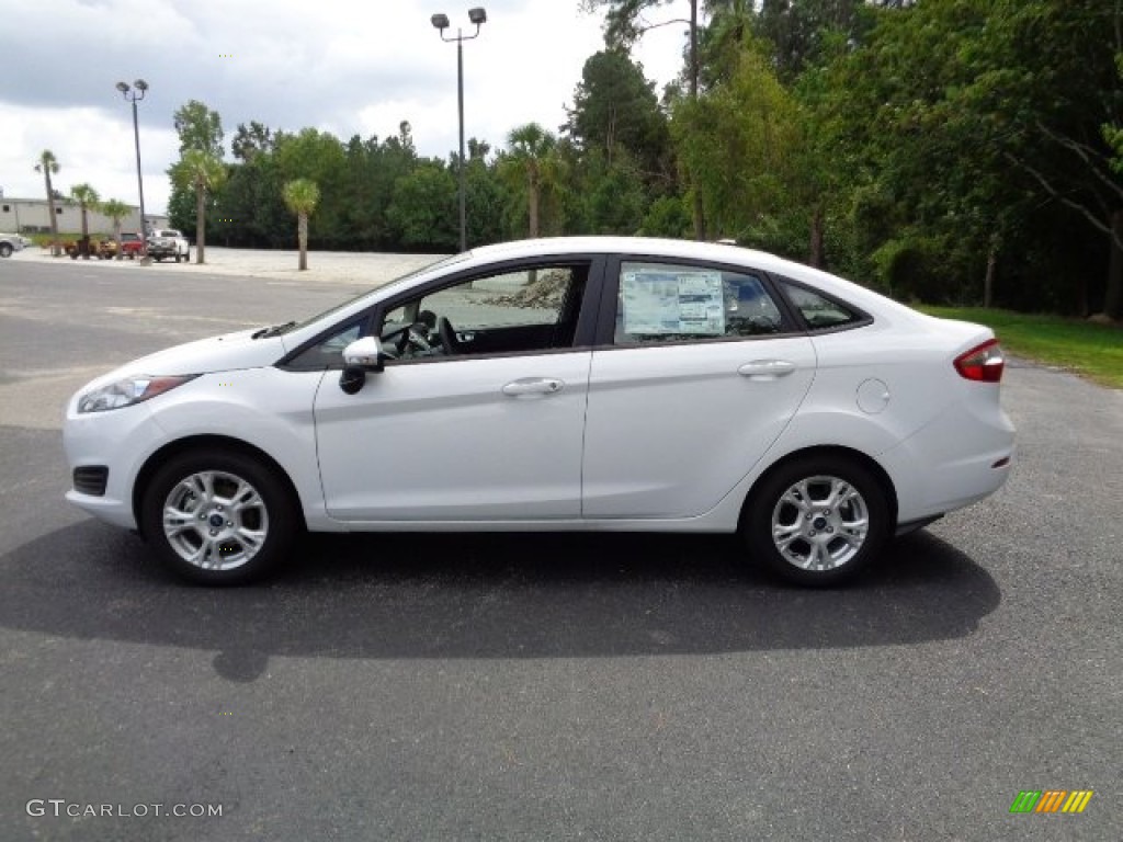 Oxford White 2015 Ford Fiesta SE Sedan Exterior Photo #107269445