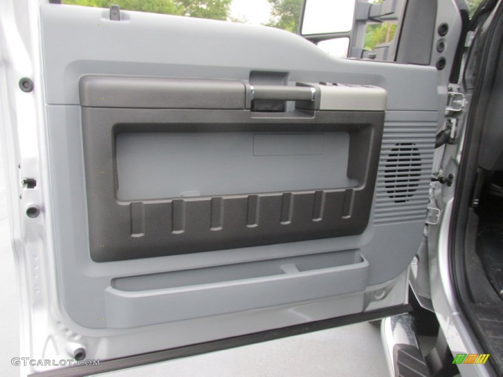 2016 Ford F350 Super Duty XLT Crew Cab 4x4 DRW Door Panel Photos