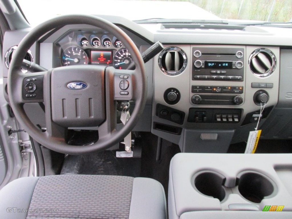 2016 Ford F350 Super Duty XLT Crew Cab 4x4 DRW Dashboard Photos