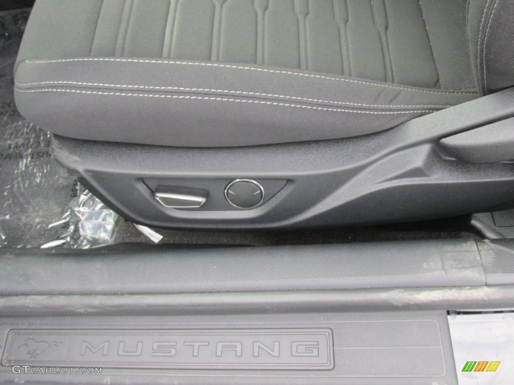 2016 Ford Mustang GT Coupe Controls Photo #107271791