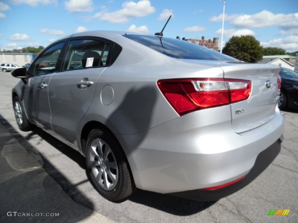 2016 Rio LX Sedan - Bright Silver / Black photo #5